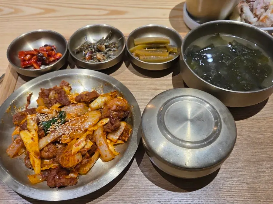 동이직화돼지불고기밥상 한상