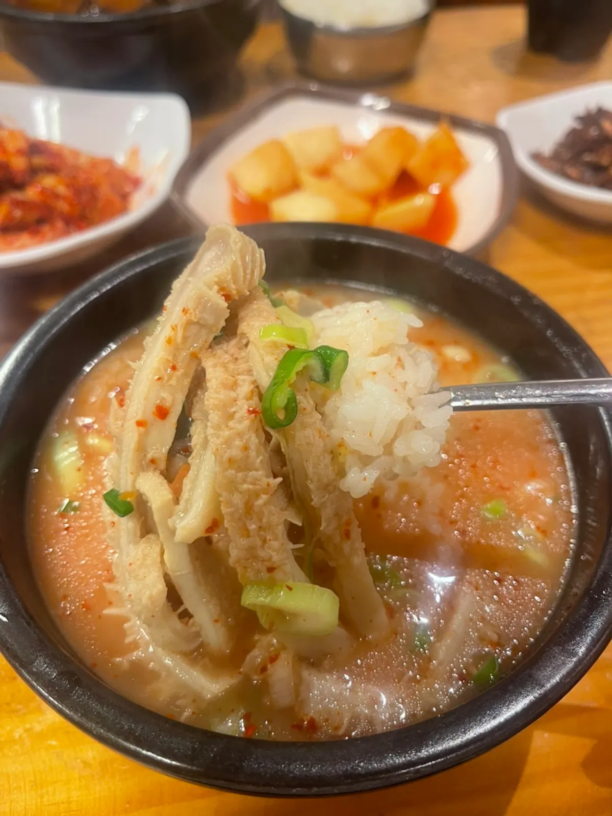 Yangtang broth turned red after adding seasoning sauce