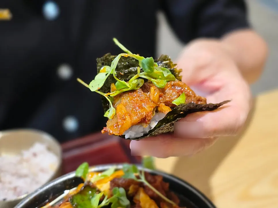 Direct-fire stir-fried pork and vegetables on the grill