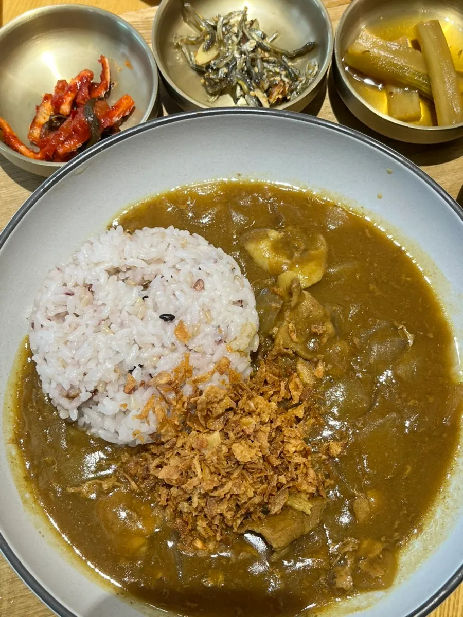 Entrance of Cafe Dongi Dongseong-ro Main Branch near Banwoldang Station