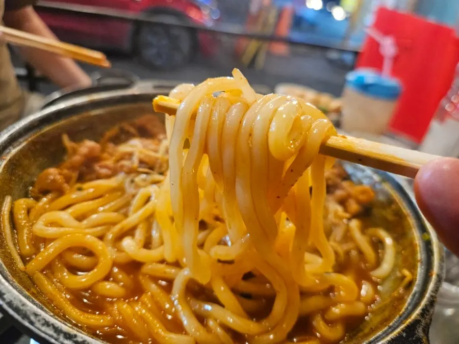 야장 감성의 룸포장마차 테이블 세팅
