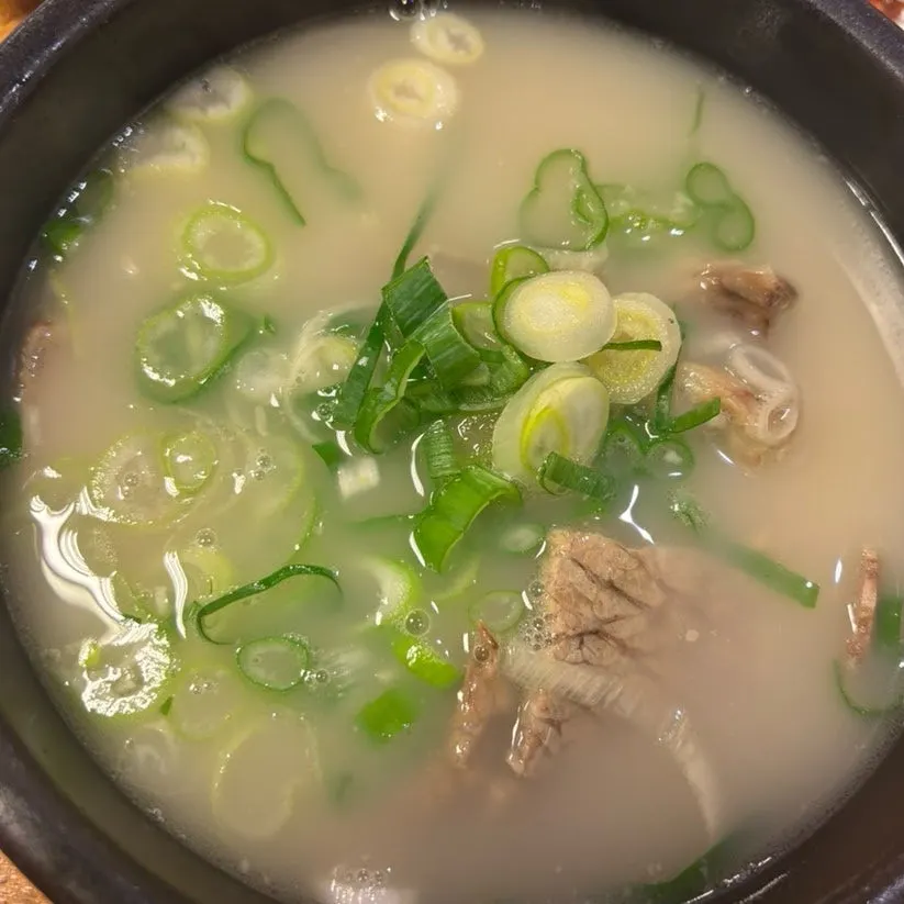 맑은 국물의 한우장 설농탕 한 그릇
