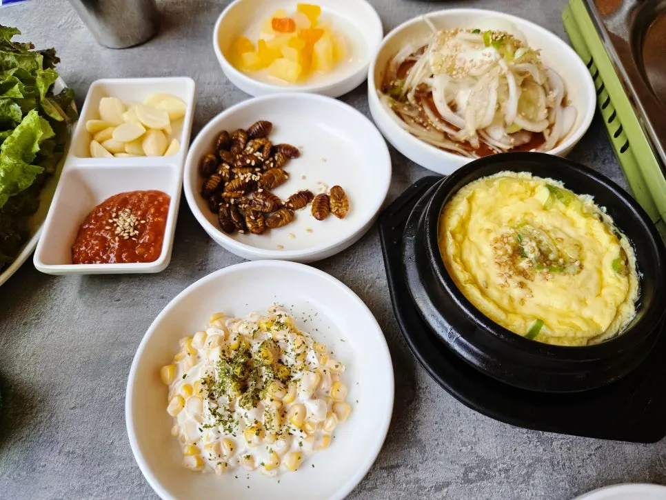 상추 번데기 후르츠칵테일 밑반찬