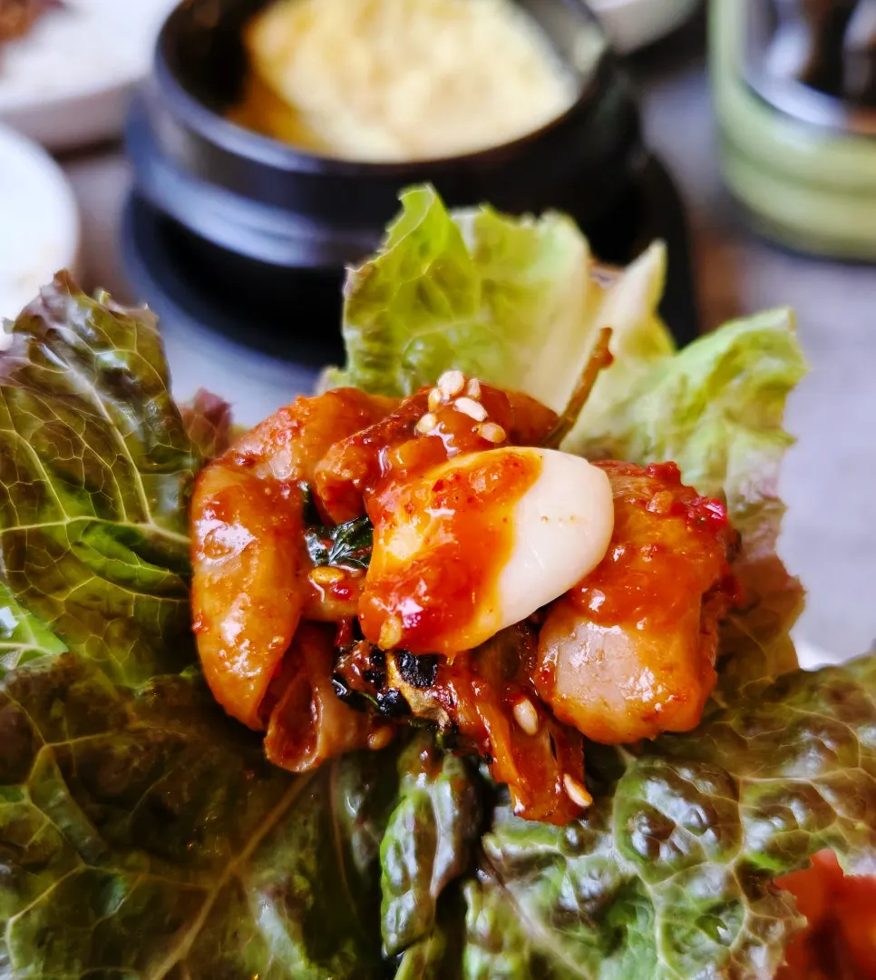 매콤한 야채곱창 철판 요리