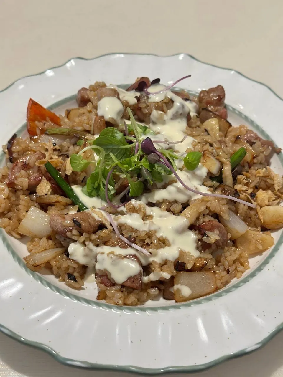 Salad with boneless chicken and mushrooms