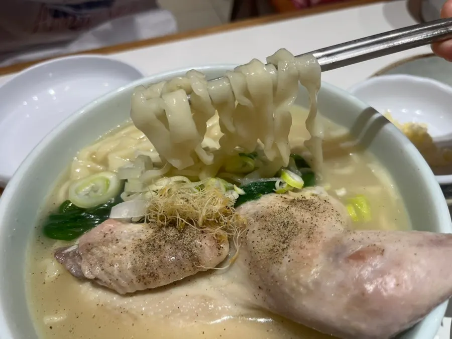 초농축닭칼국수 식사 사진