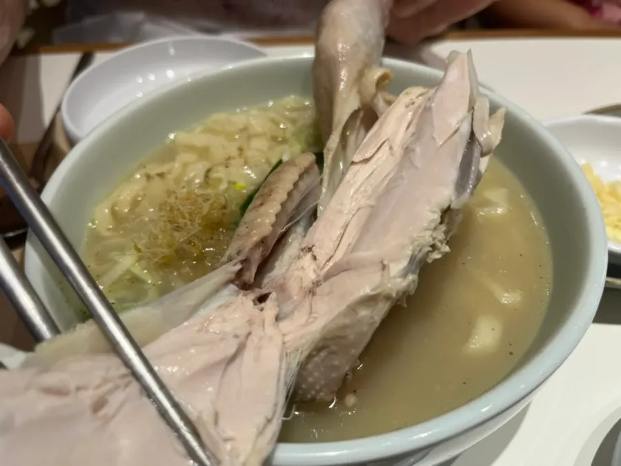 비빔칼국수와 국물칼국수 조합 사진