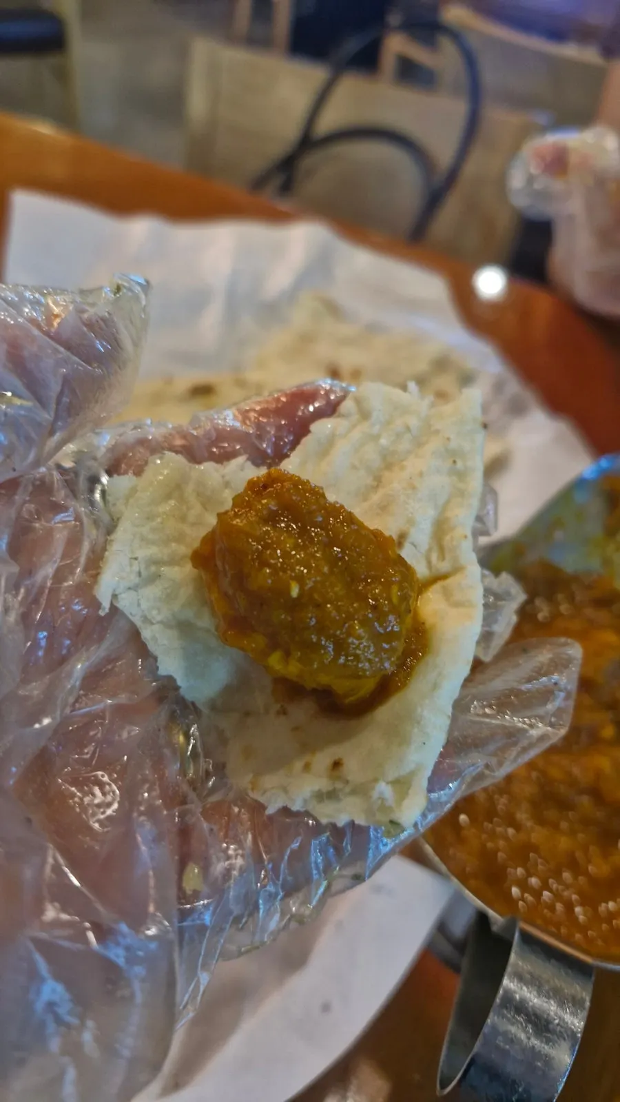 커리에 찍어 먹는 탄두리 크림치킨