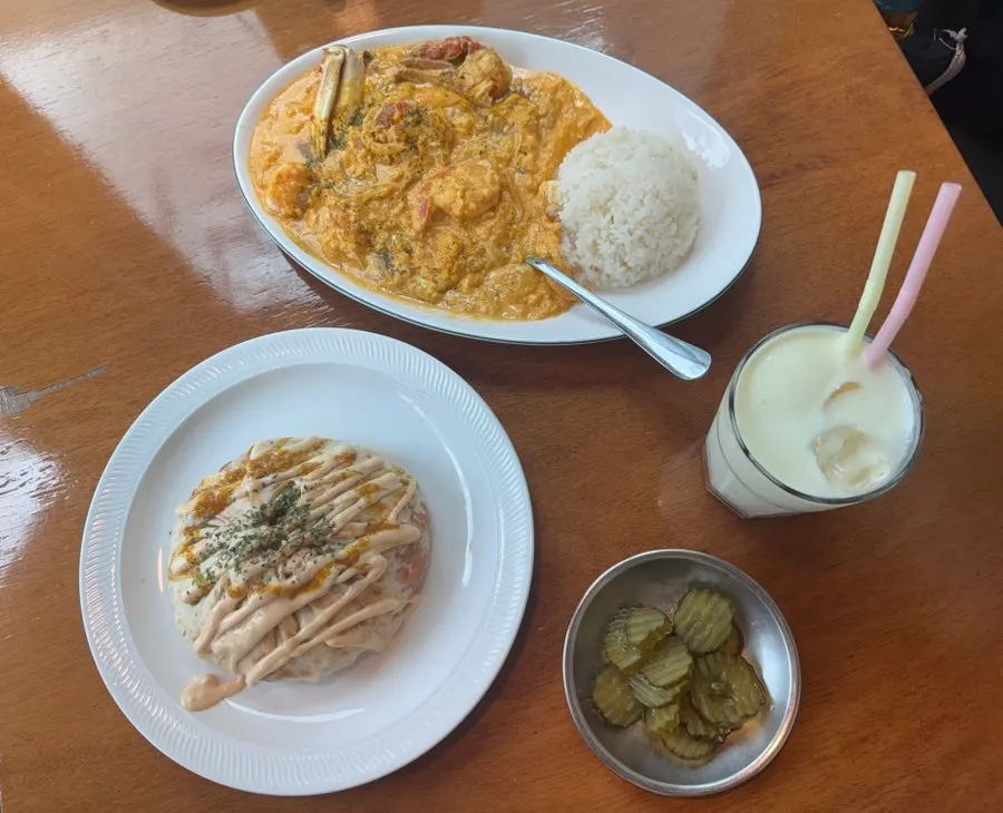 Modern Dongseong-ro restaurant atmosphere