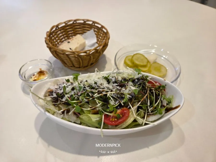 Mini salad from the review event