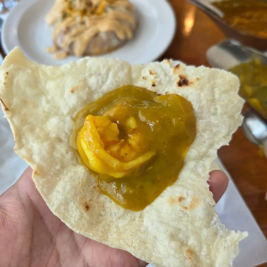 치킨커리와 플레인 난 조합
