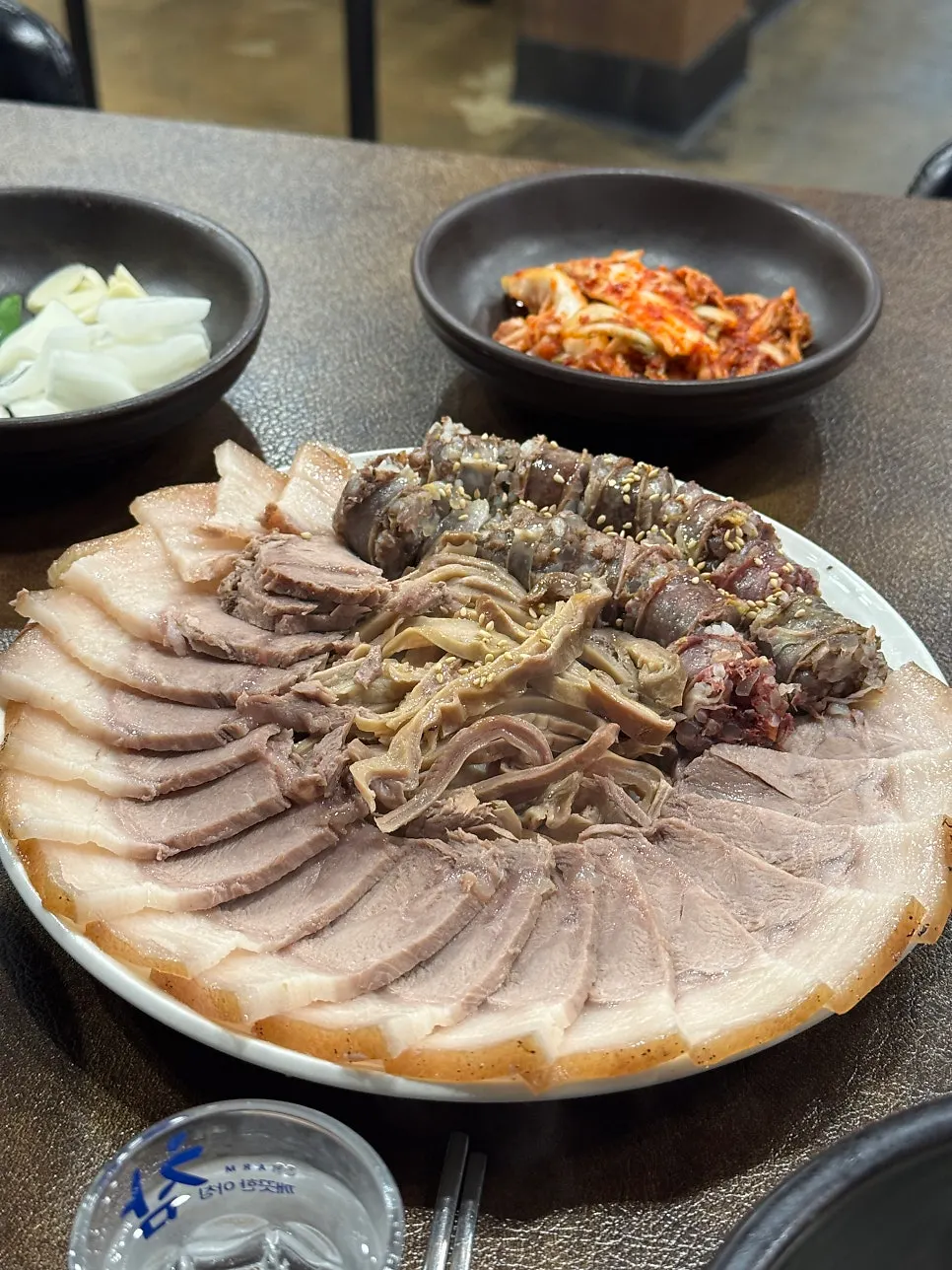 Assorted suyuk with lean meat, head meat, offal and sundae