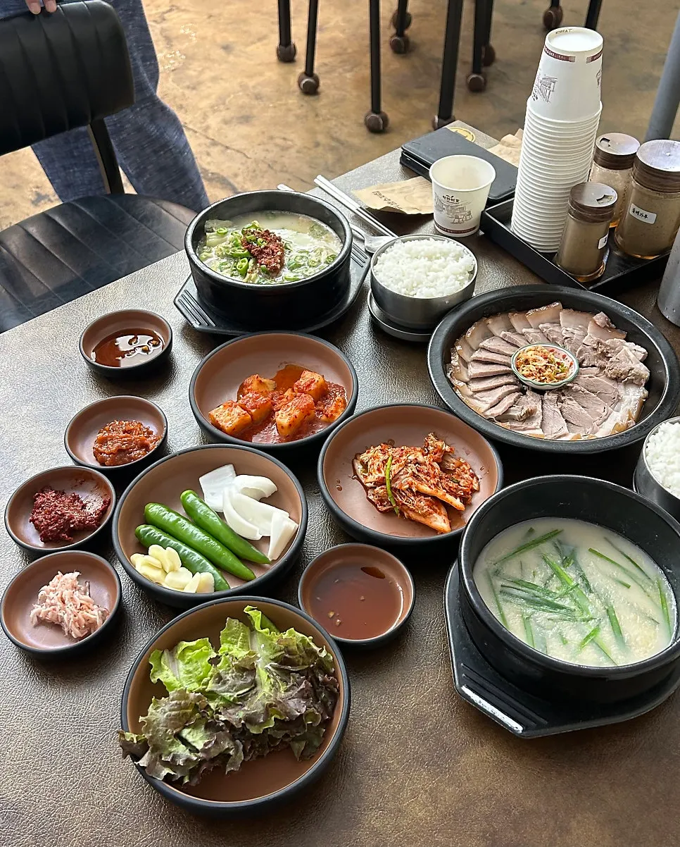Basic side dishes: salted shrimp, ssamjang, kimchi, radish kimchi
