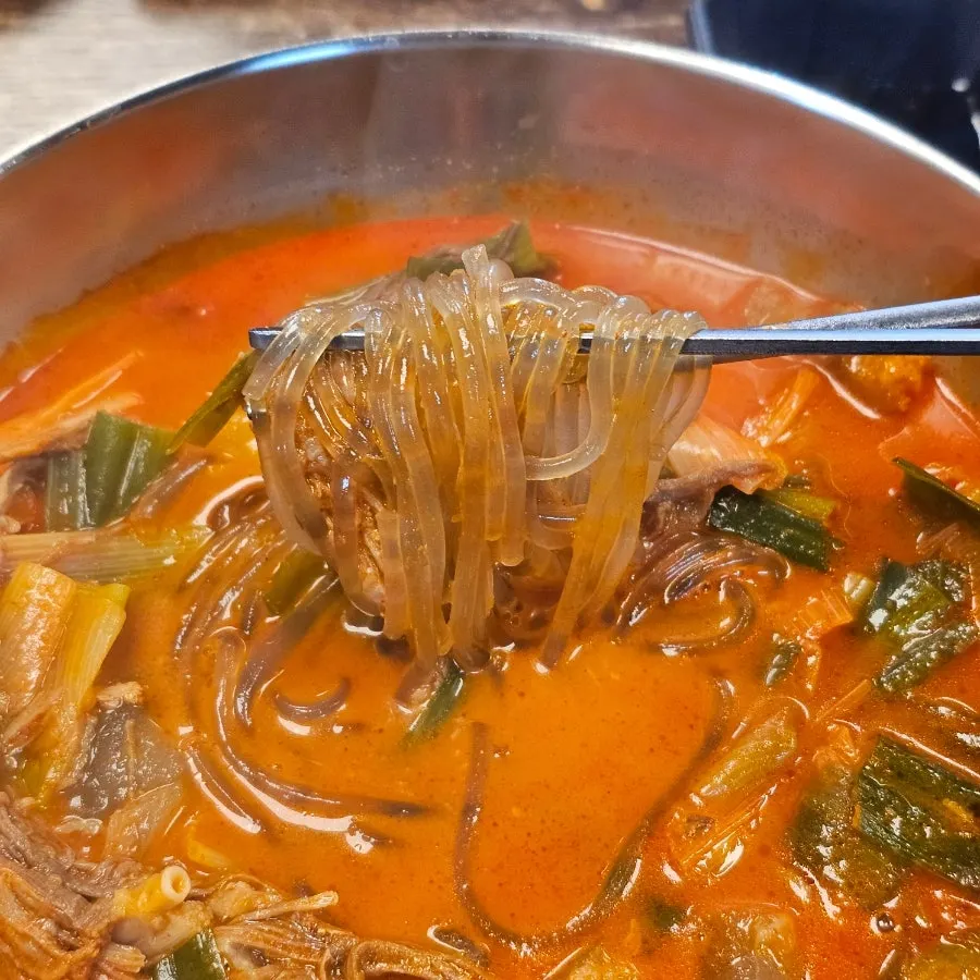힘줄육개장 속 도가니 식감의 고기