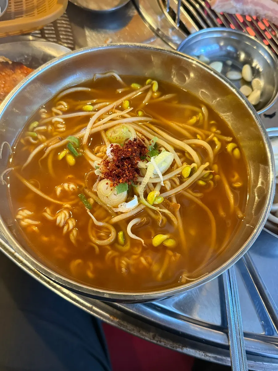애호박과 두부가 들어간 된장찌개