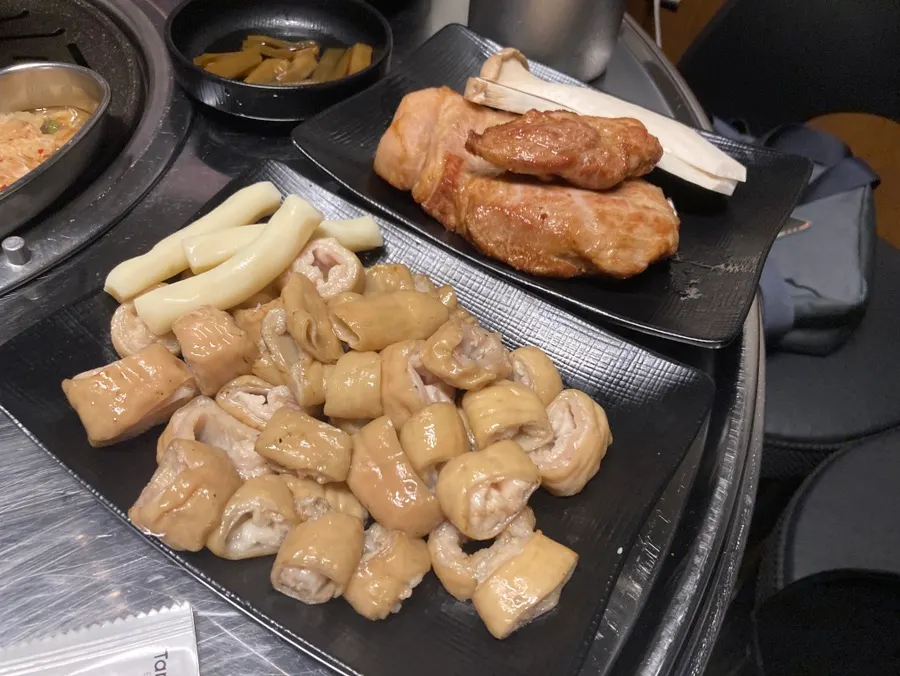 뚝방 목살과 우유 막창 메뉴