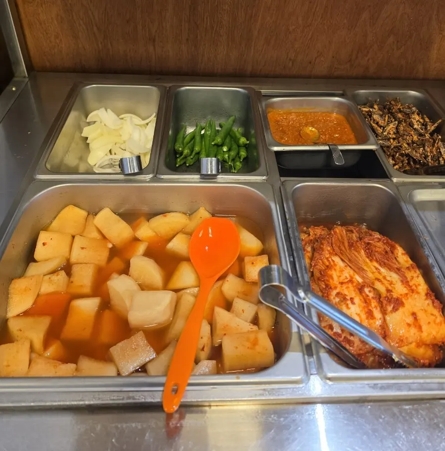 Meal of ttaro-gukbap and dogani-tang