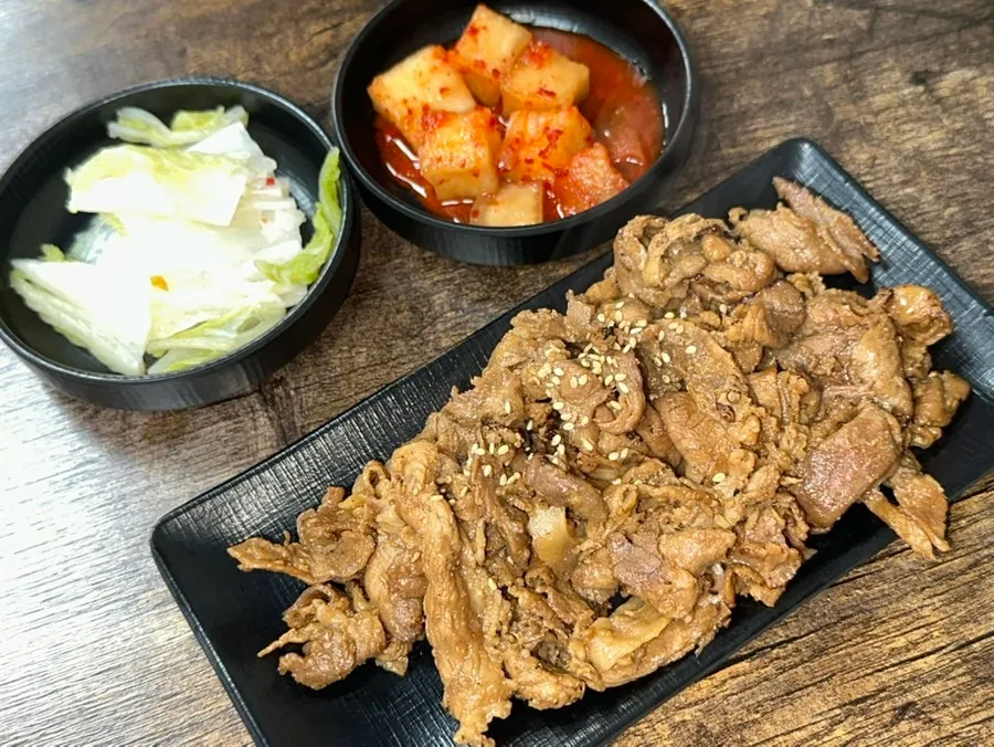 양념이 밴 석쇠불고기 클로즈업