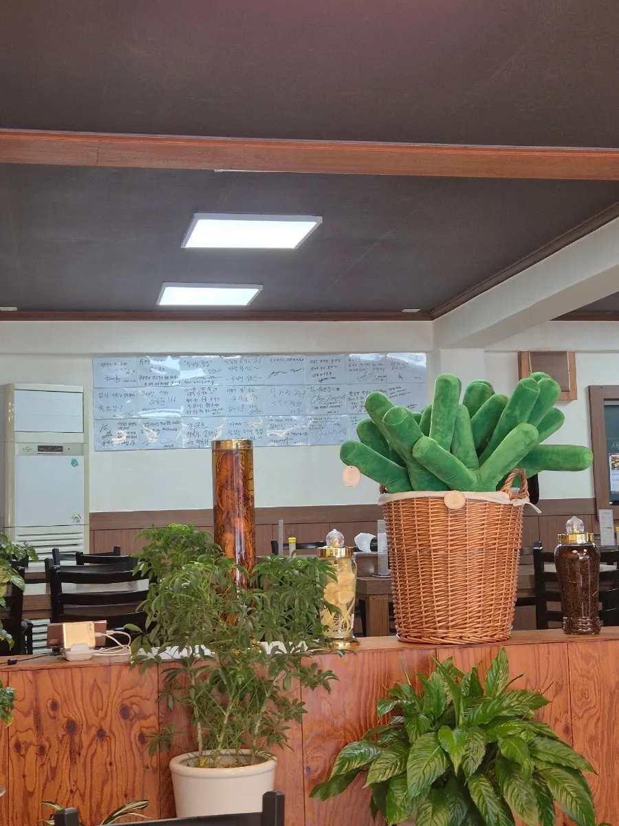Restaurant interior with many delivery orders