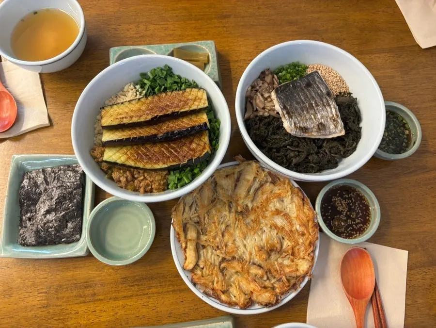サムチゴンドレ丼メニュー