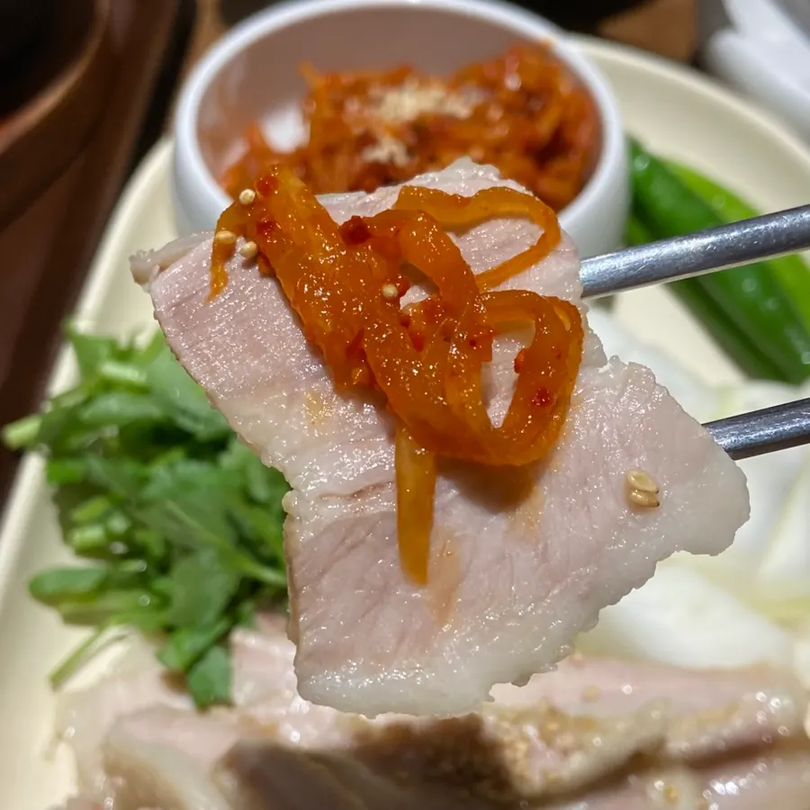 Glossy sliced bossam