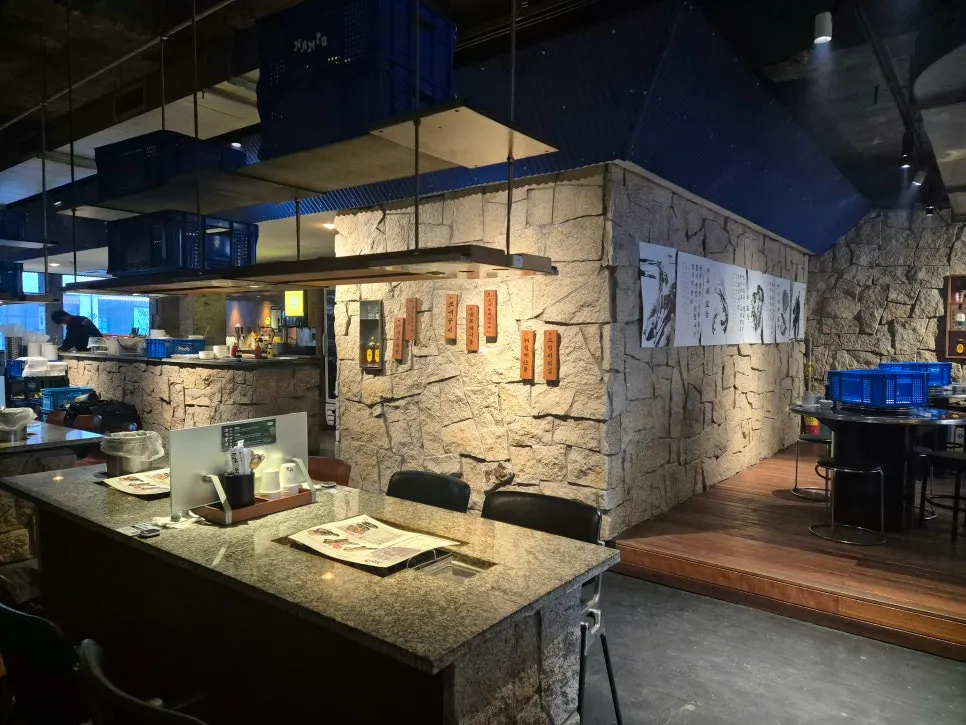Comfortable interior atmosphere at Nampo for drinking