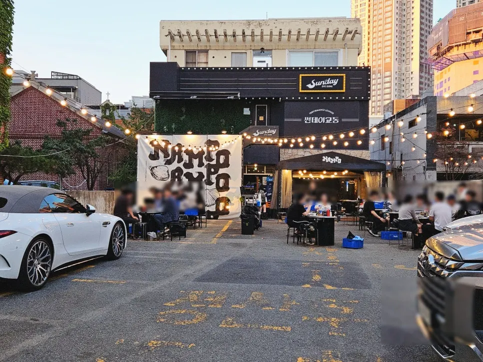 Nampo's newly opened outdoor patio tables