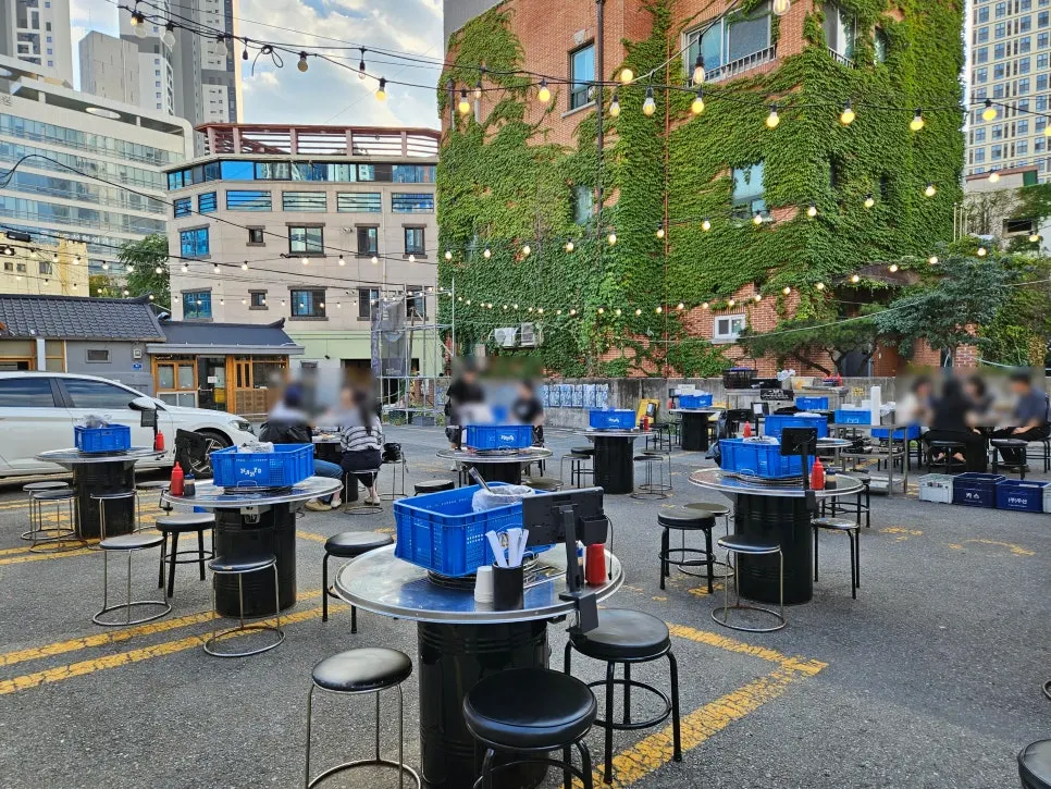 A fully set reserved table on Nampo's patio