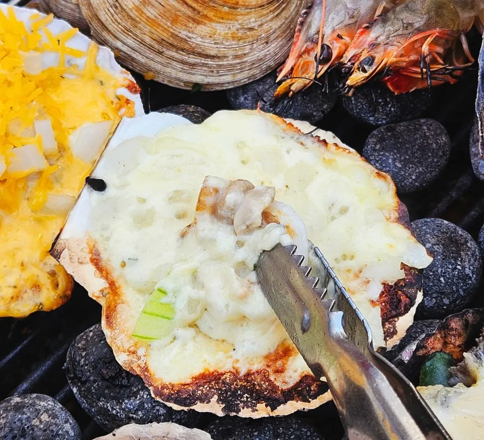 Scallop grilled with melted cheese