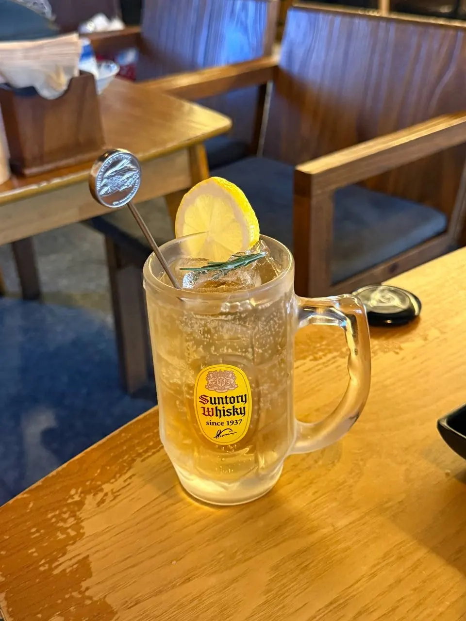 A glass of Suntory highball