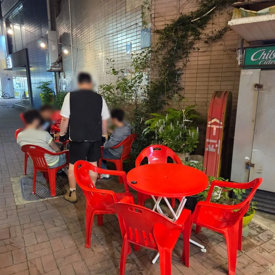 TV가 마련된 주육점 매장 내부