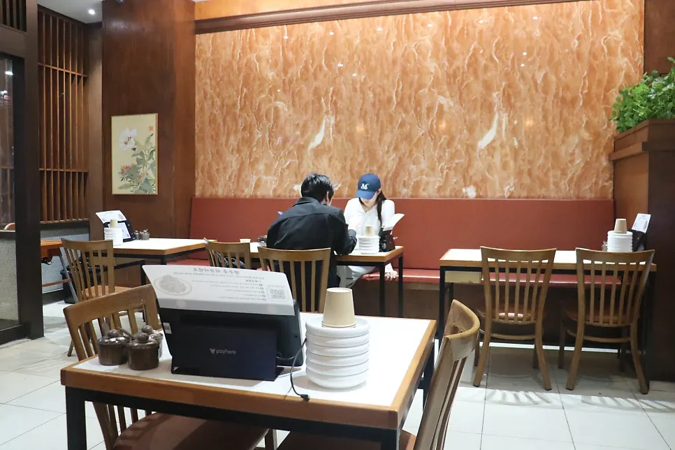 동곡제면의 편안한 식사 공간