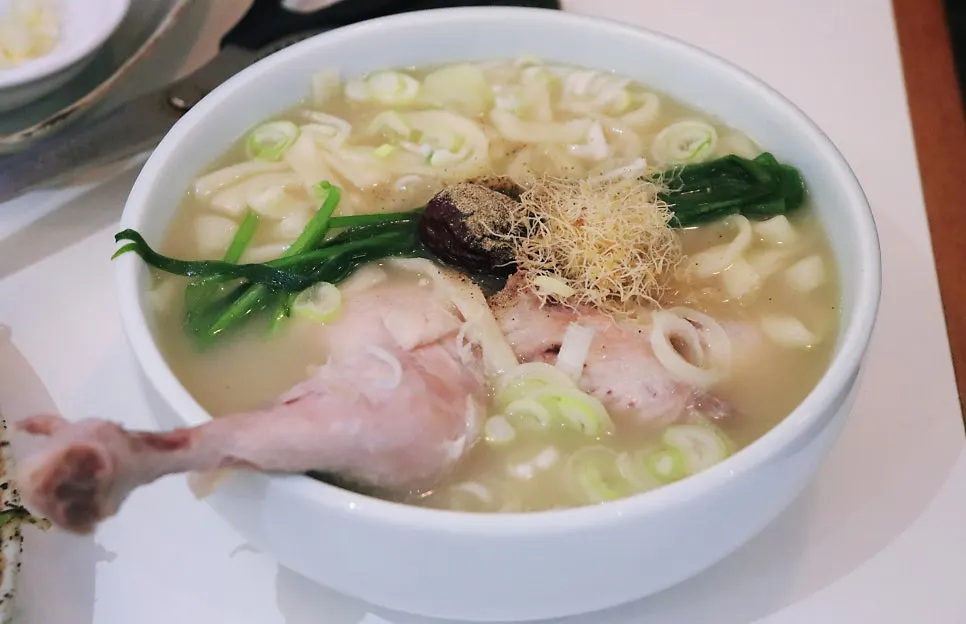 초농축닭칼국수 메뉴