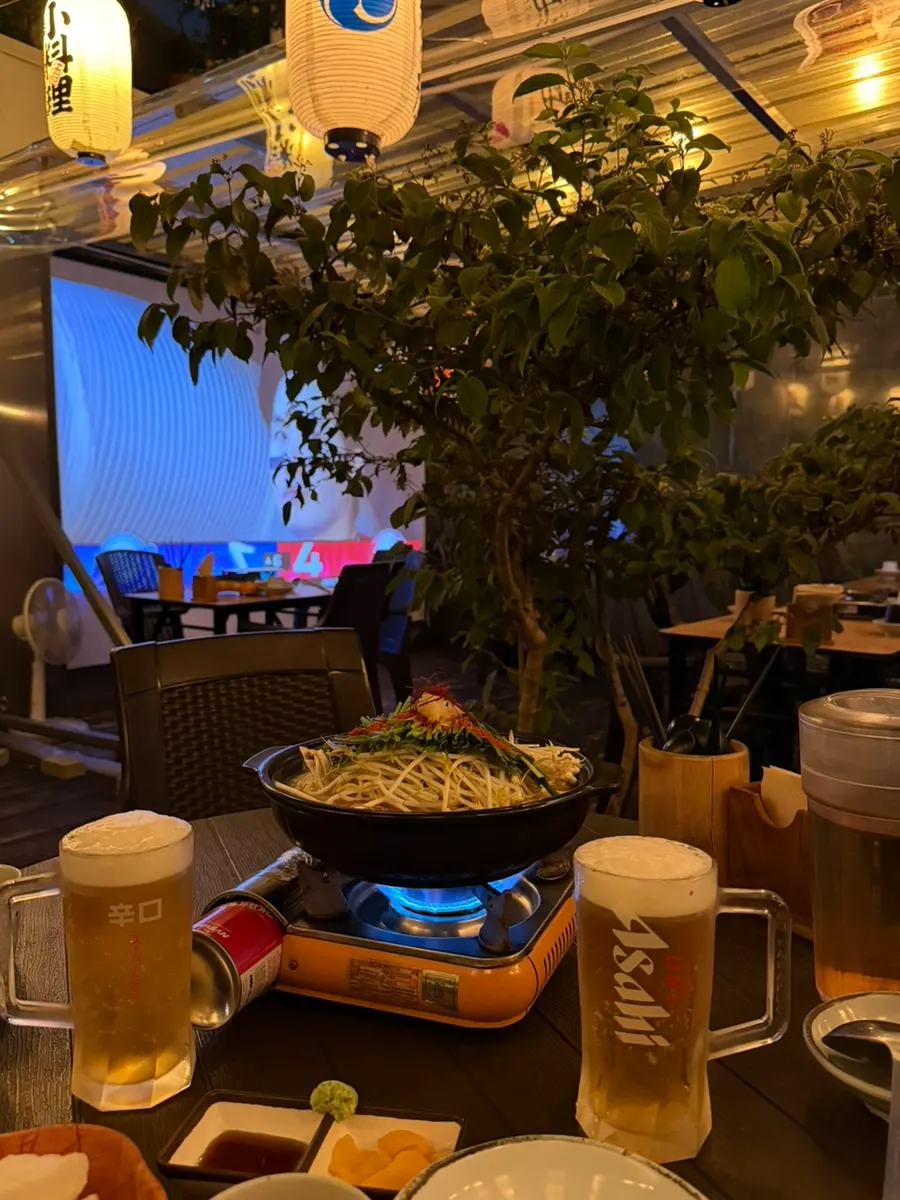 Izakaya space for watching sports games