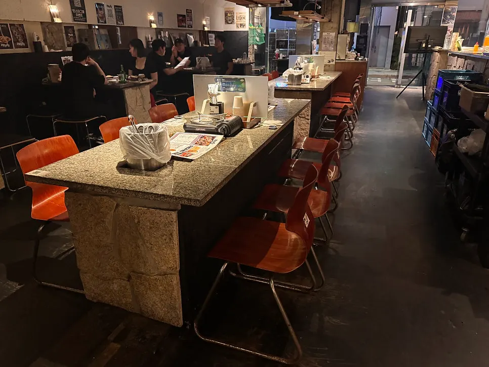 Nampo's outdoor round street tables