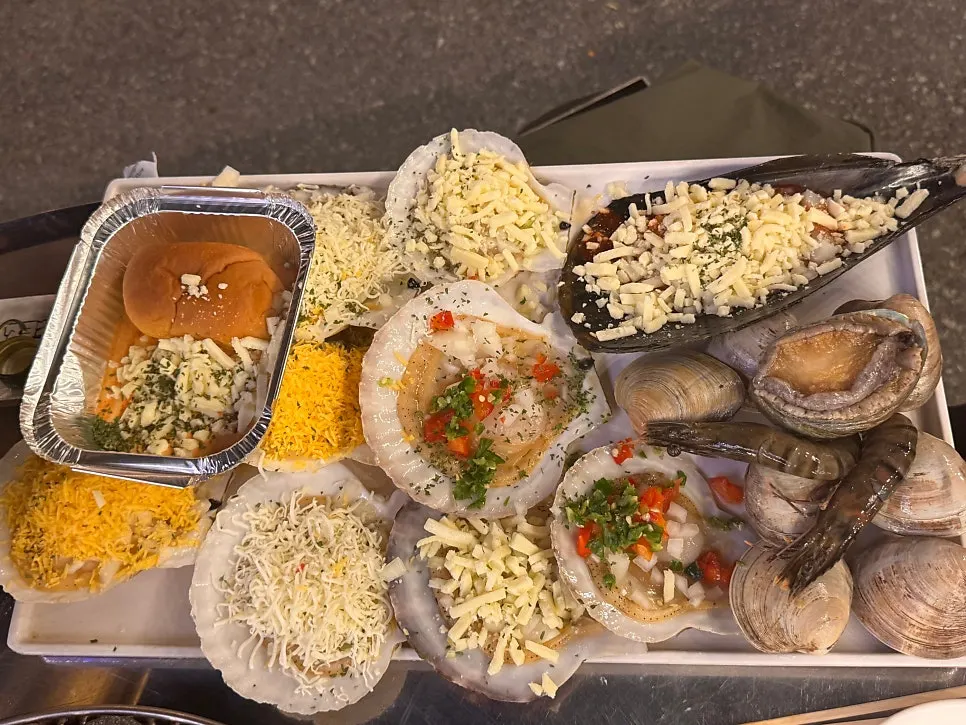 Shabu-shabu vegetables and shellfish basic side dish in a tray basket