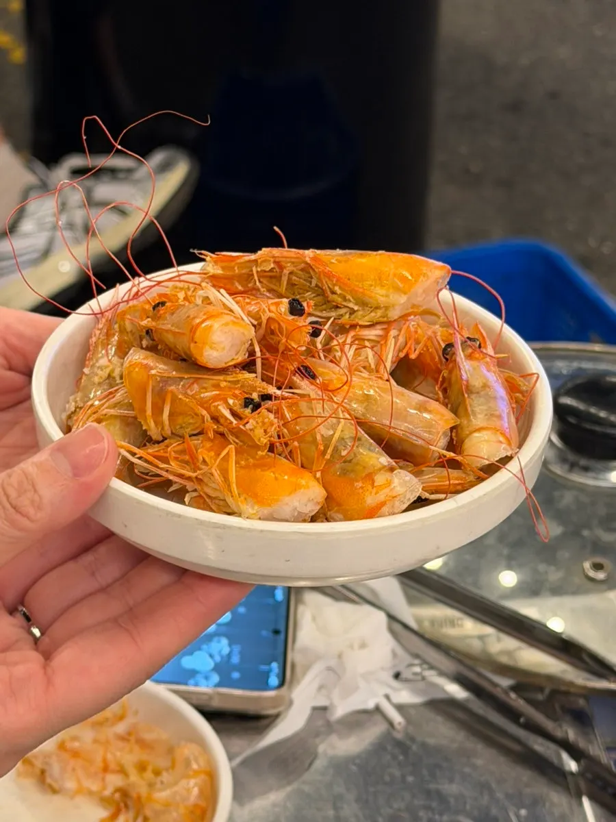Fried shrimp heads served with tartar sauce