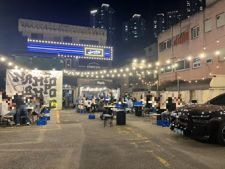 Cool evening view of the Gyodong outdoor tent scene