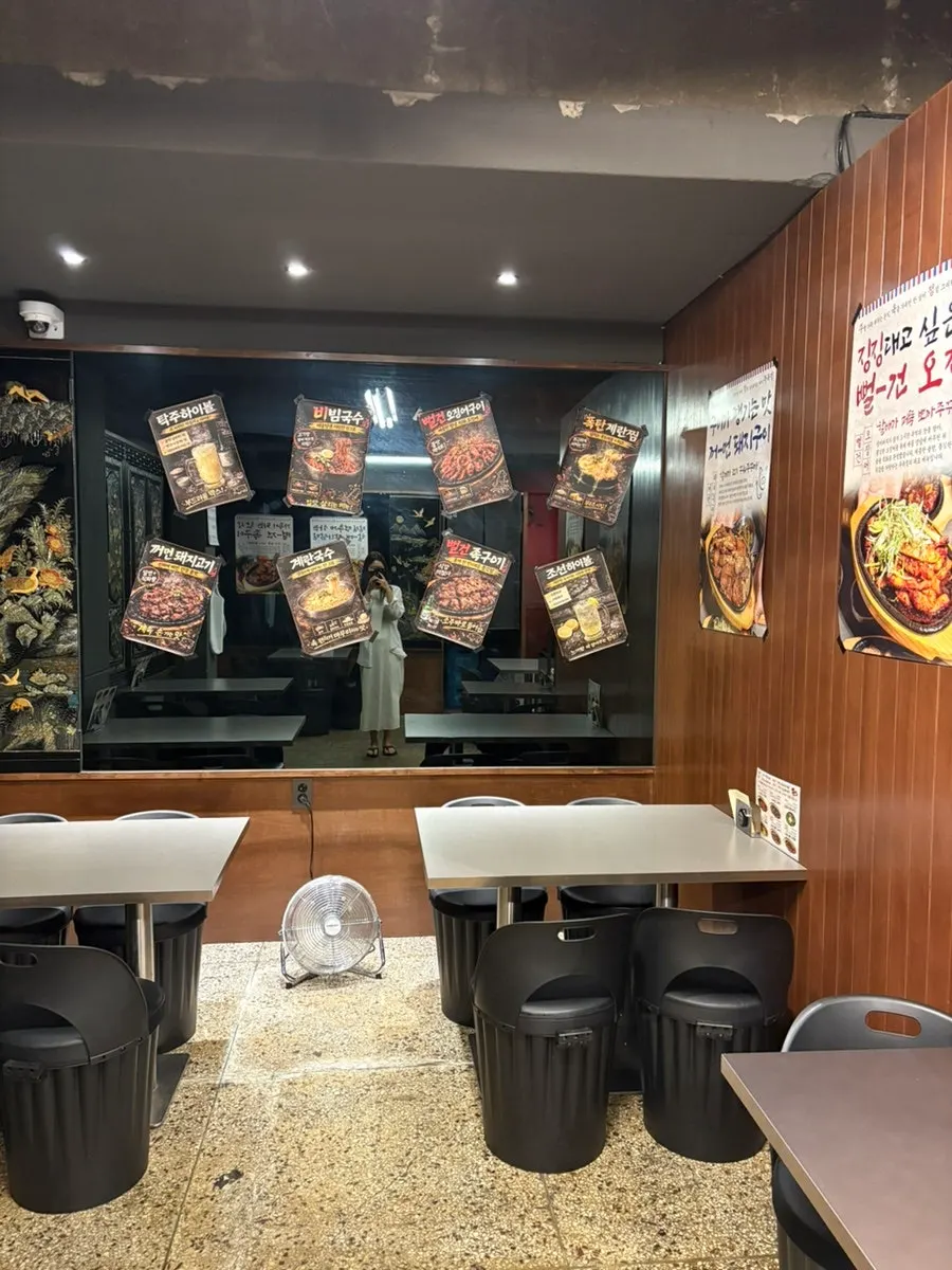주육점 실내 홀 분위기