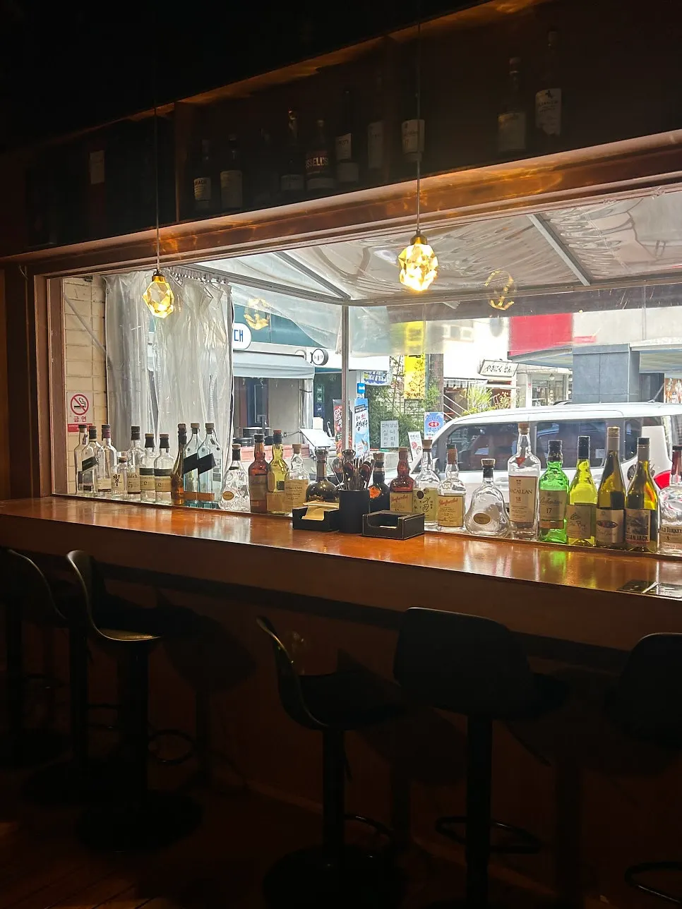 Interior atmosphere of a Gyodong bar