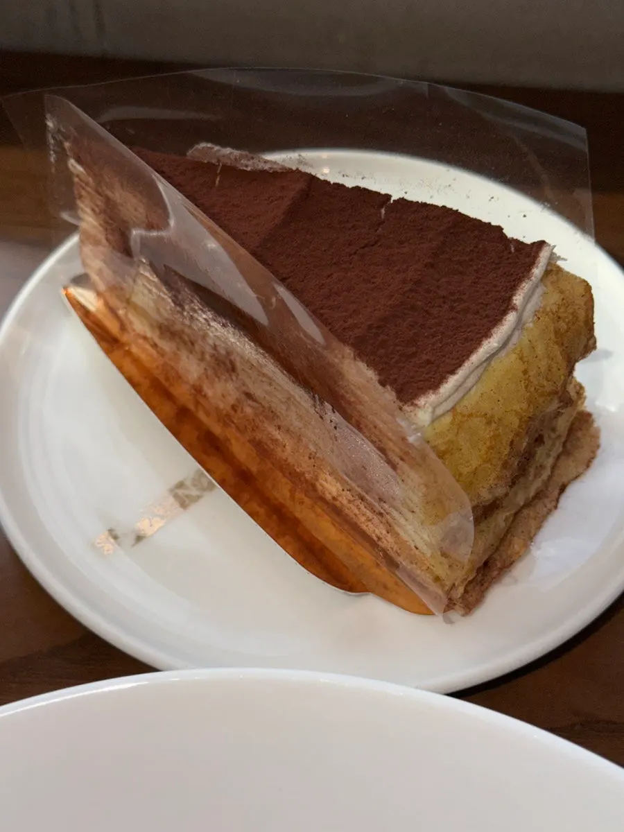 티라미수 크레이프 디저트