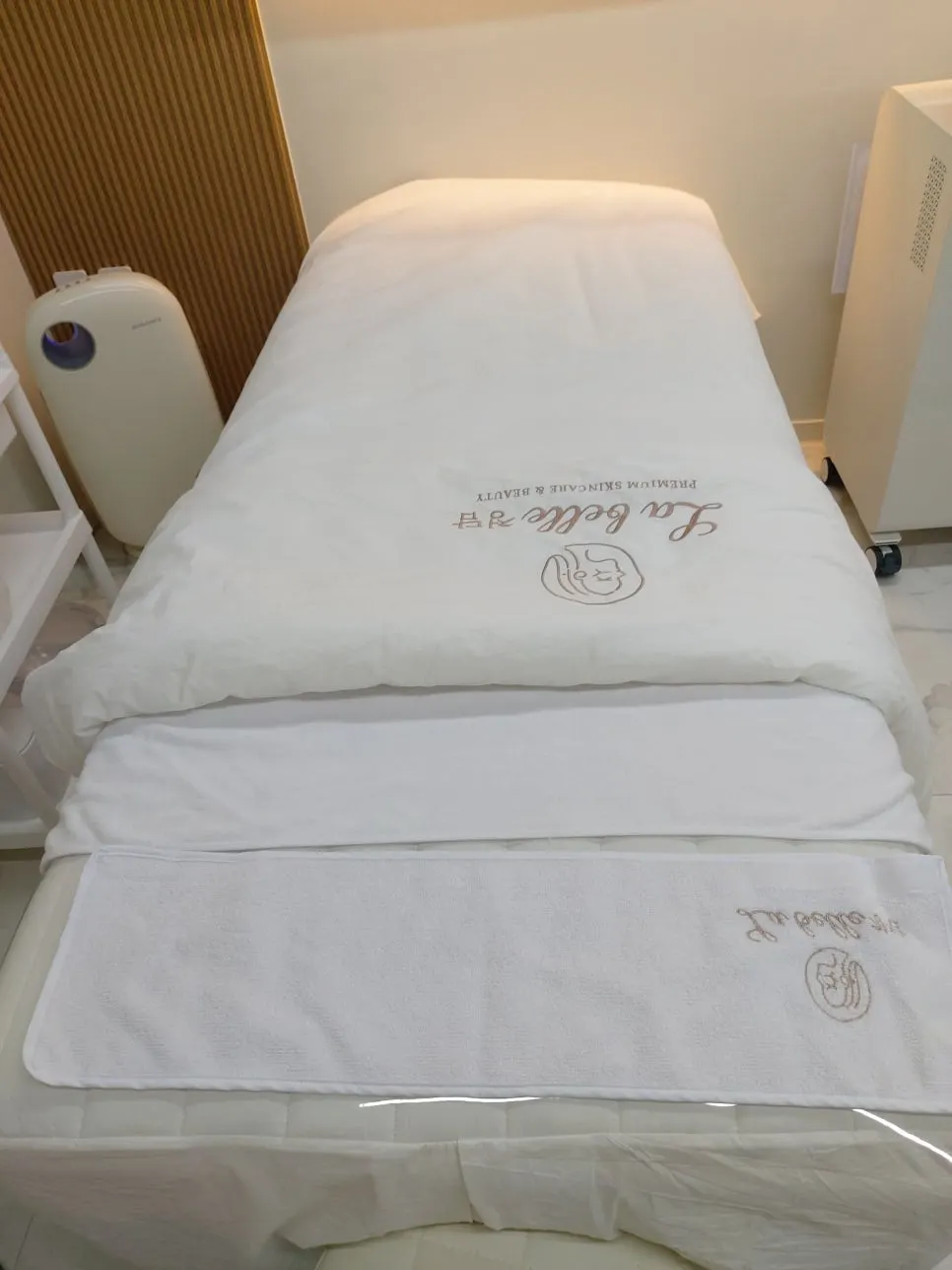 Customized treatment bed and prepared setup