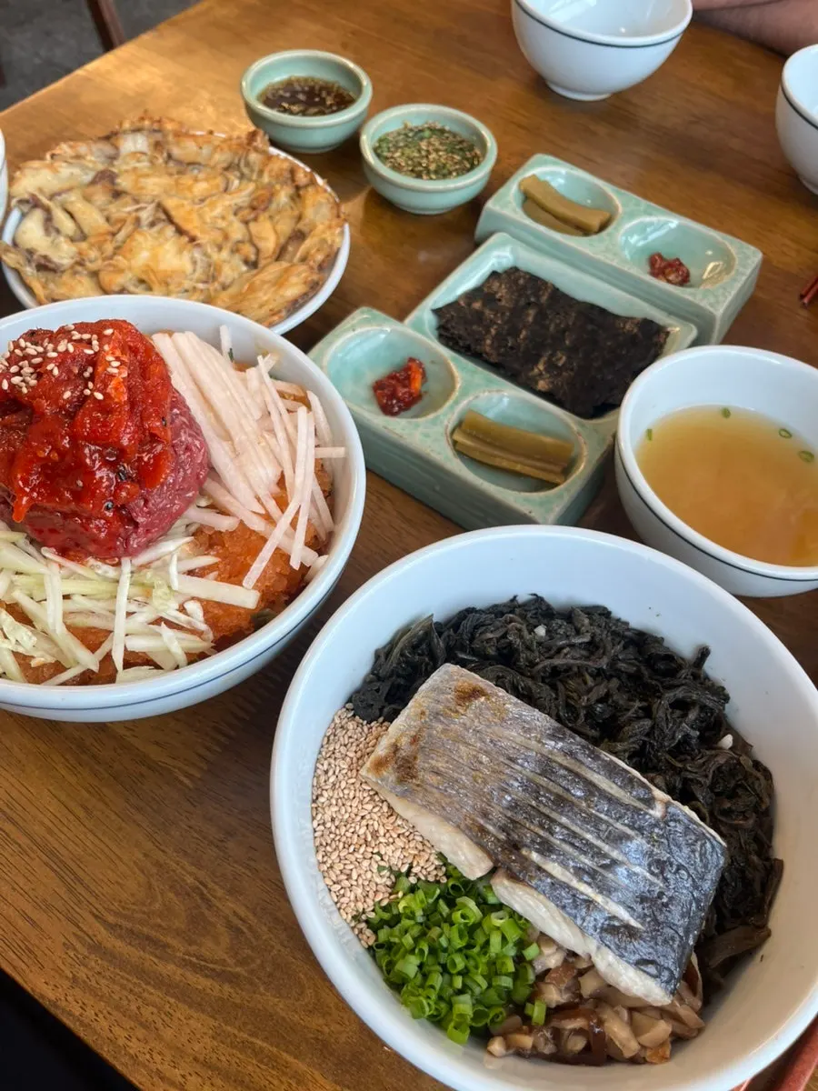 Hyangtaek Daebong Branch signature mackerel gondre rice