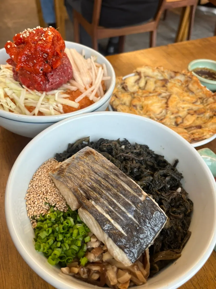 Hyangtaek's generously served main dishes