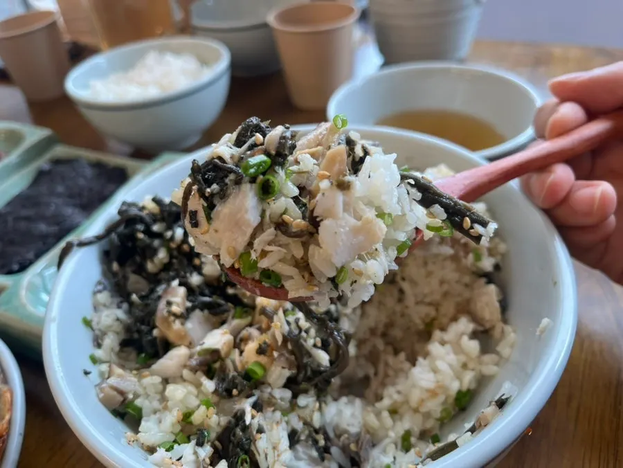 Mackerel gondre rice shredded and mixed