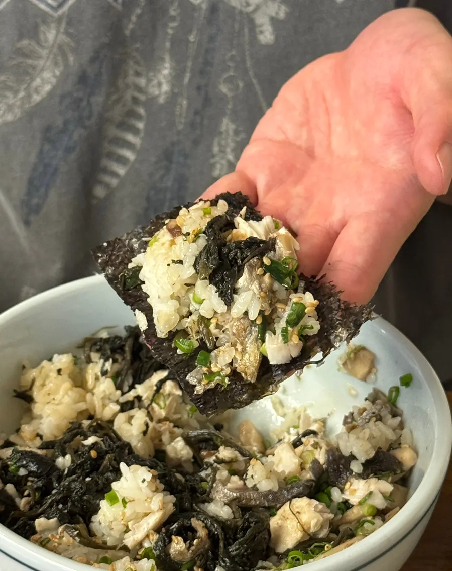 Mackerel gondre rice with soy sauce