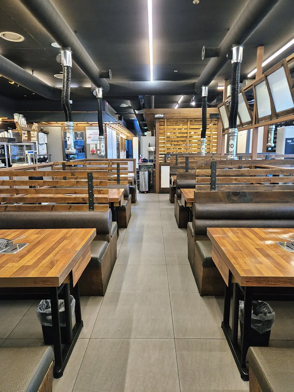 Galbijeong's spacious dining hall