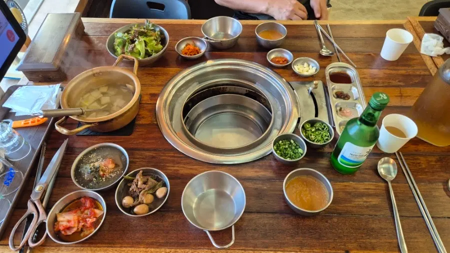 Meat and meal menu at Supbul Makchang