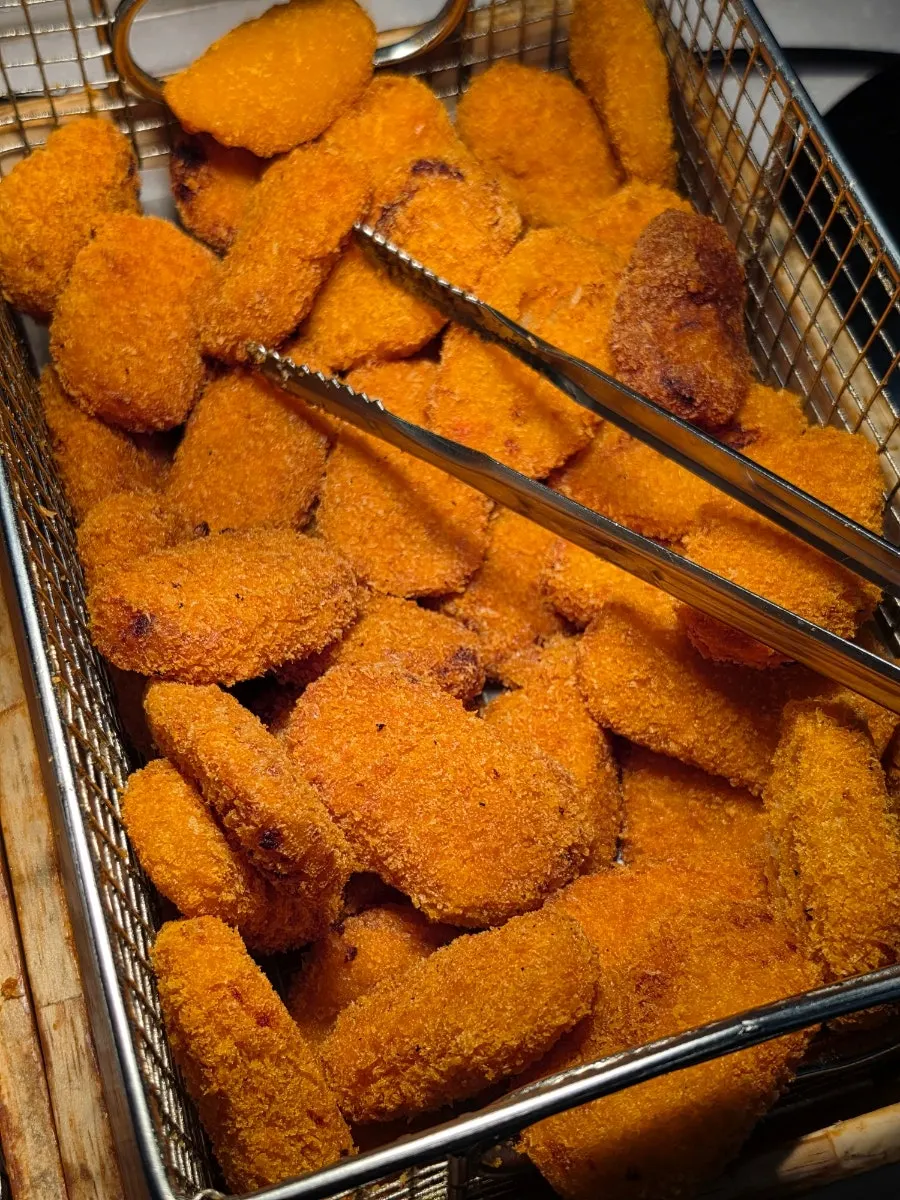 Self-serve side dish counter with tteokbokki