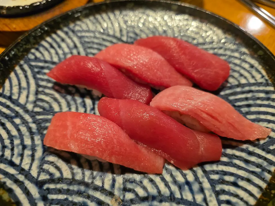 한길참치 테이블에 차려진 참치 코스